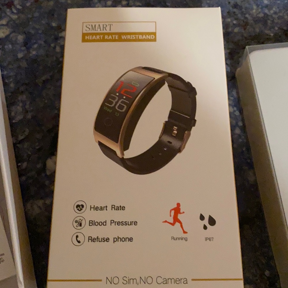NWT smart fitness tracker